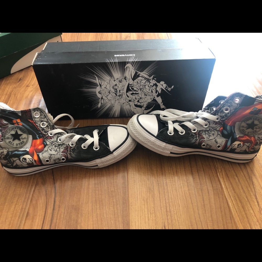 Converse size 6 DC Harley Quinn
